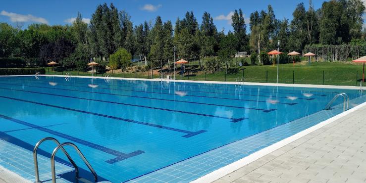 PISCINA MEDINA DEL CAMPO 2